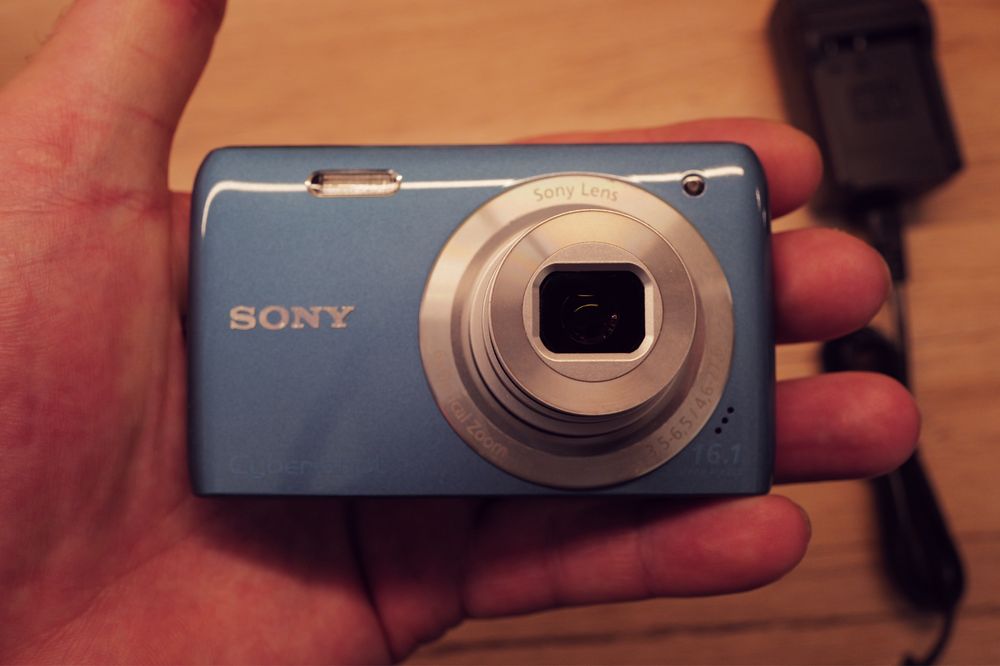 Aparat foto Sony Cybershot 16Mp Zeiss compact digital Blue W670