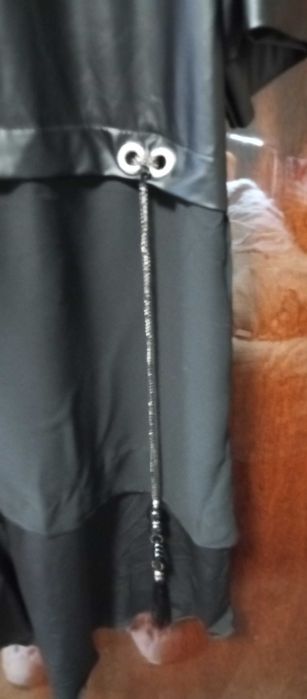 Асиметрична черна туника с еко кожа