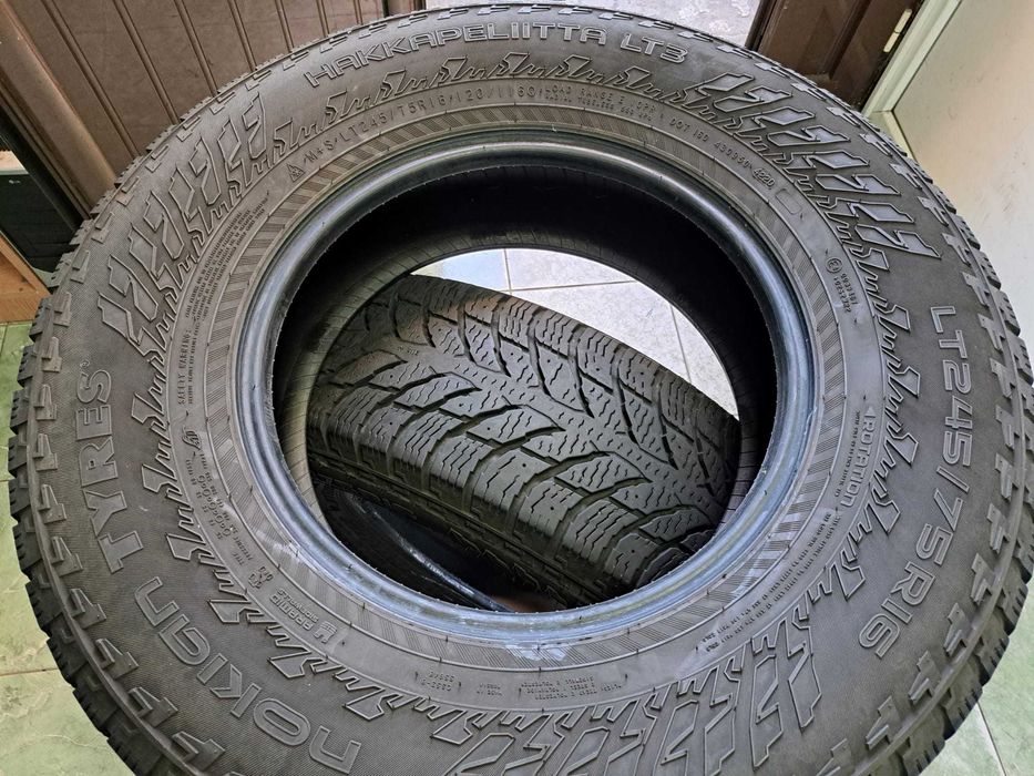 2 anvelope 245/75 R16 Nokian