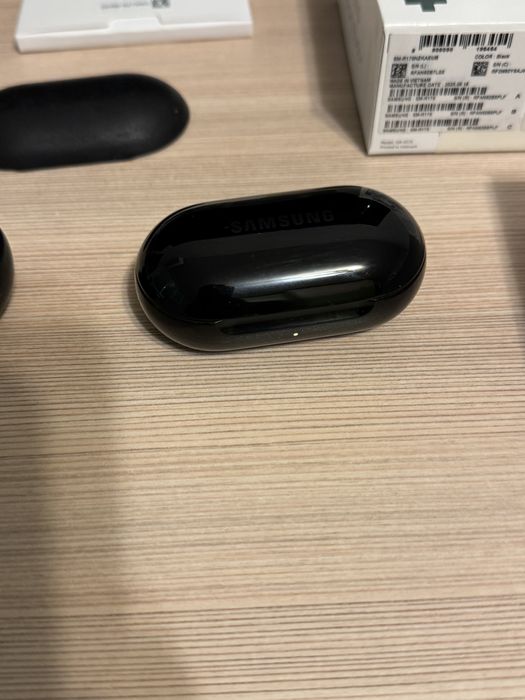 Безжични слушалки samsung buds