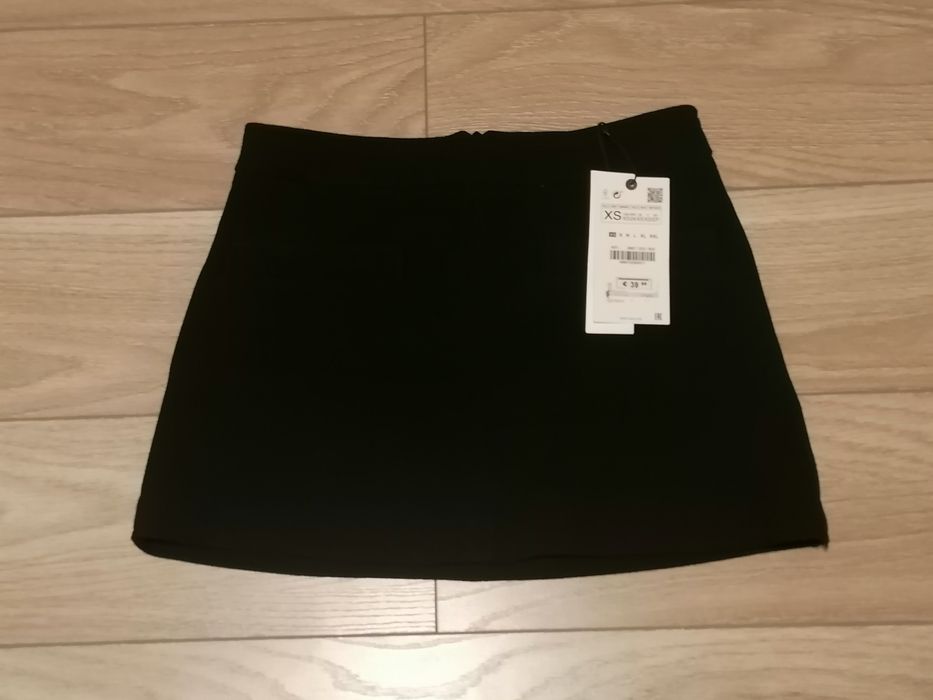 Fusta superbă Zara nouă