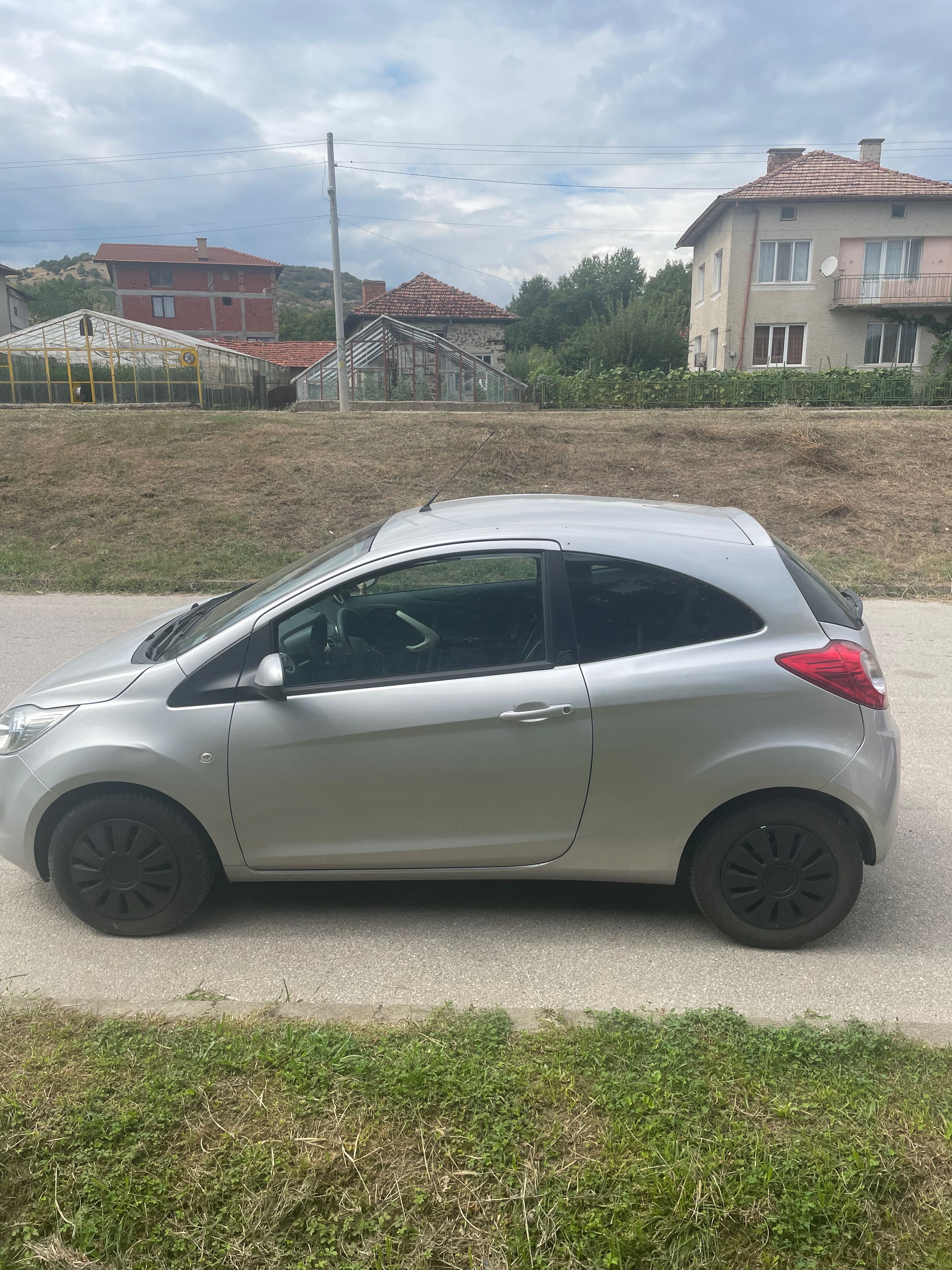 Ford Ka .Колата е 69 коня 2013 година
Цена-5700 лева