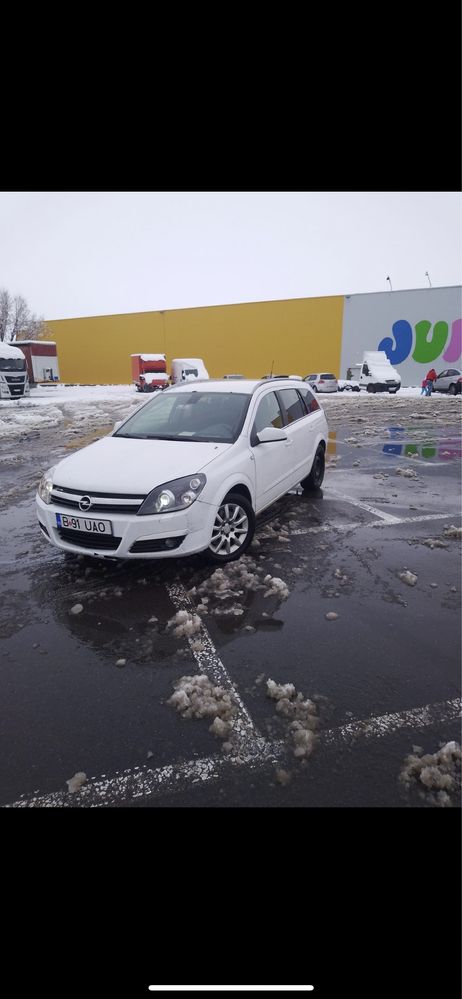 Dezmembrez opel astra h