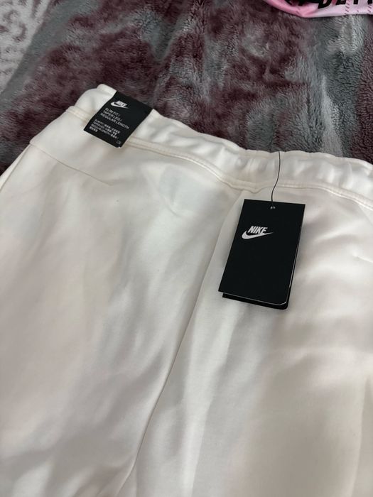 Pantaloni nike tech marimea M