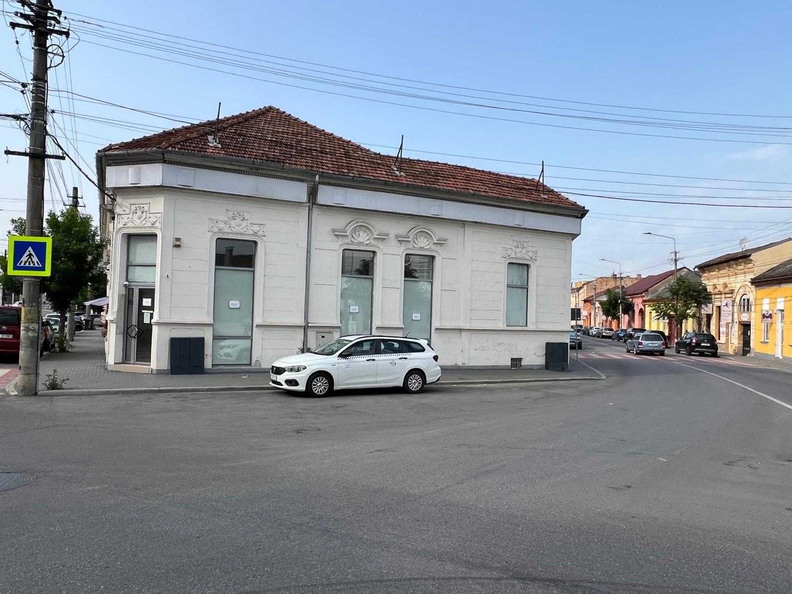 Imobil de prestigiu disponibil – fostă agenție bancară BRD.