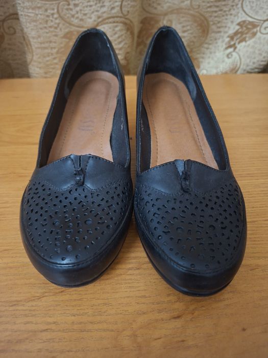 Продаю туфли женские