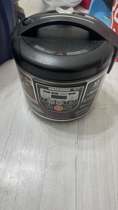 Рисоварка Redmond