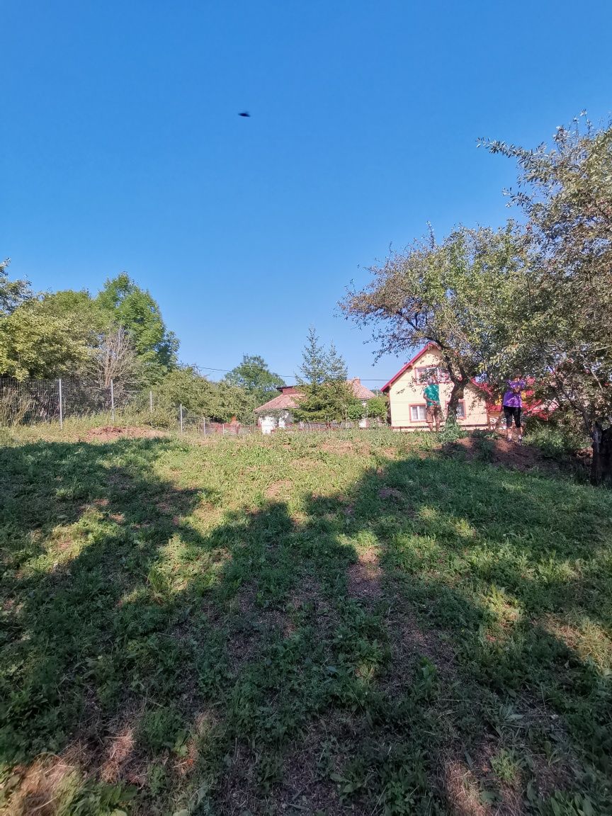 Închiriez teren intravilan in Comarnic