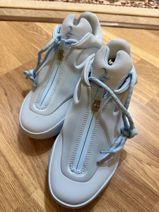 Продам кроссовки Converse , купил в Америке , размер не подoшел