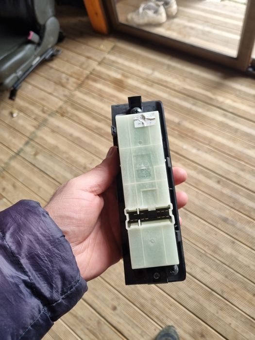 Vand scaun de nissan navara d40 2008 cu volanu pe partea dreapta