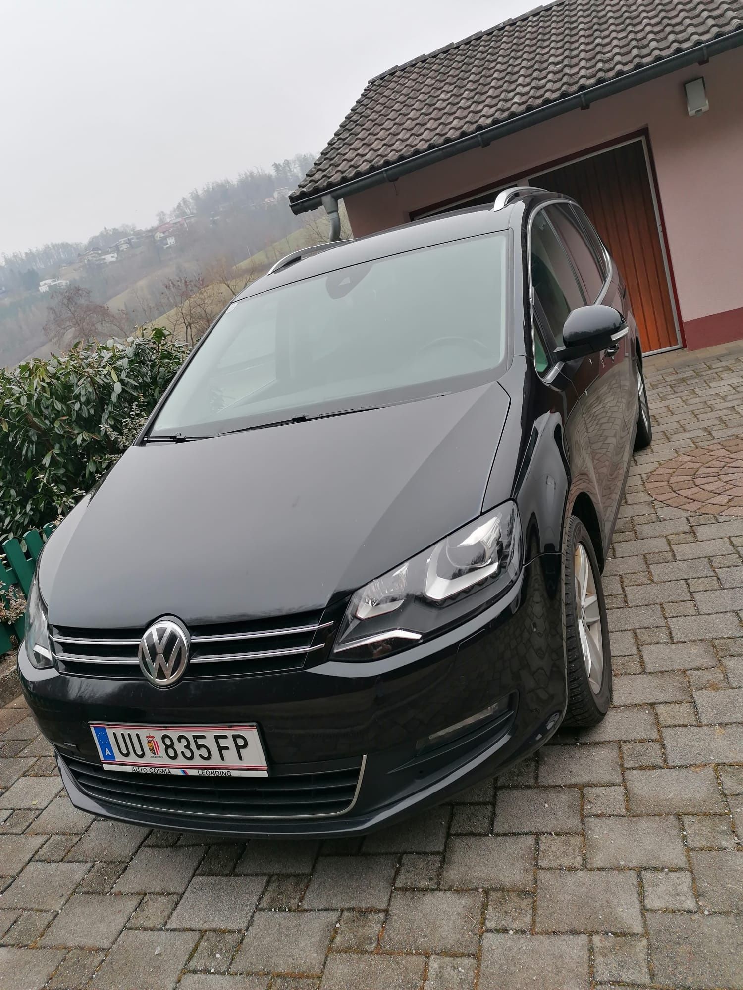 Volkswagen Sharan 2.0 TDI / 184 PS Kombi / Family Van