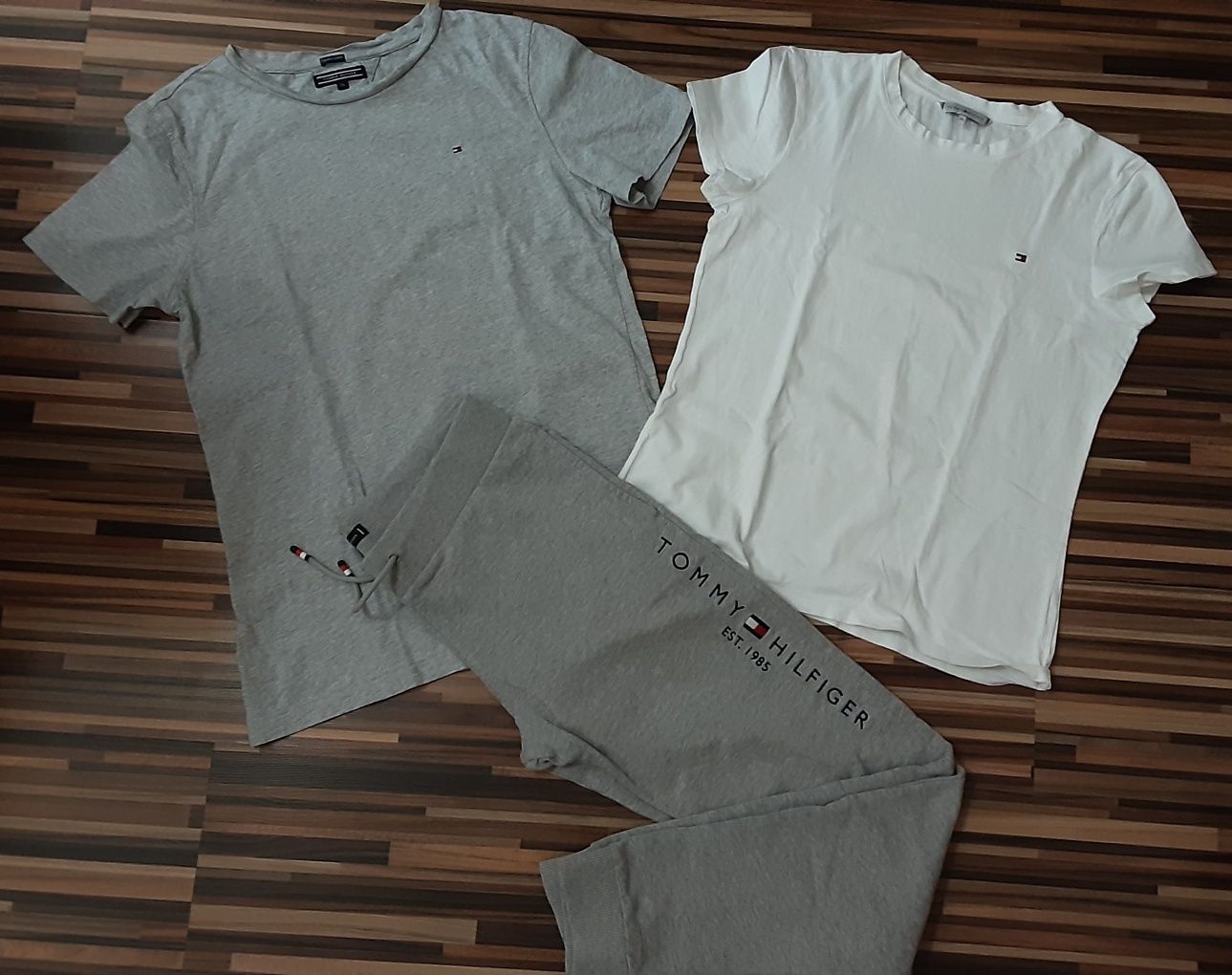 (XS) TOMMY HILFIGER оригинални долница(69лв) тениски(35лв)