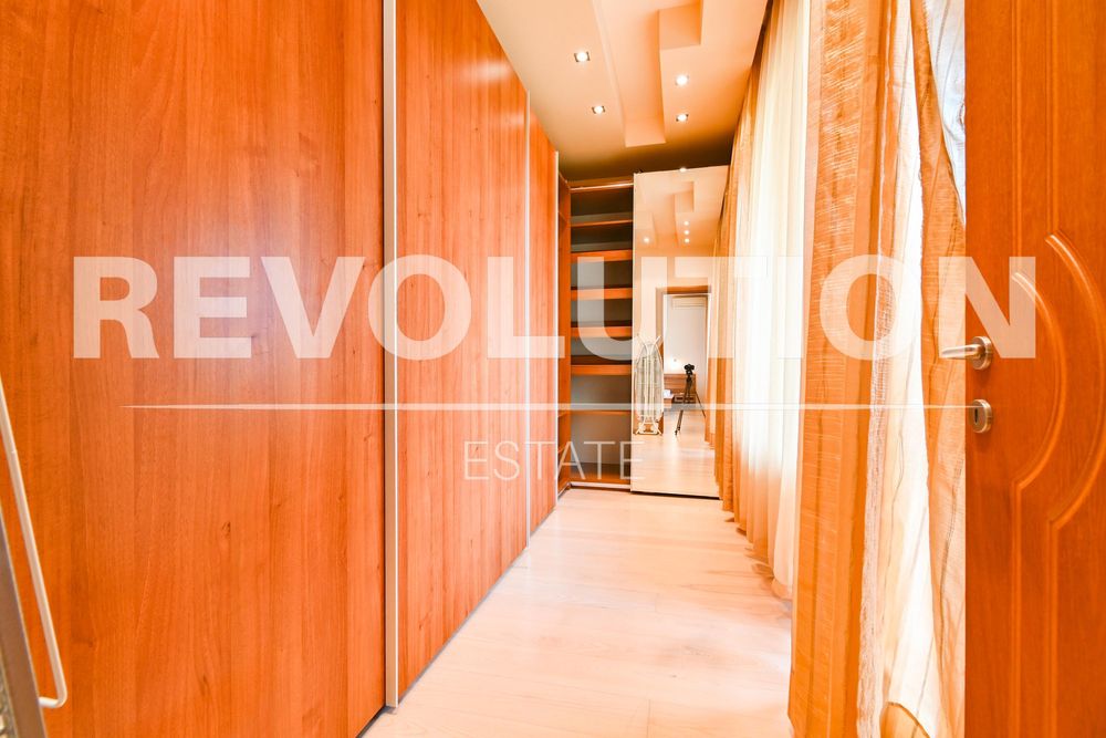 Дава се под наем Четиристаен апартамент в София, Витоша - 300 кв.м за 1900 € - Снимка #17