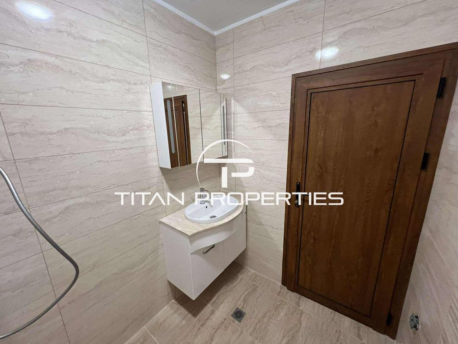 Дава се под наем Тристаен апартамент в Варна, Център - 104 кв.м за 1380 € - Снимка #17