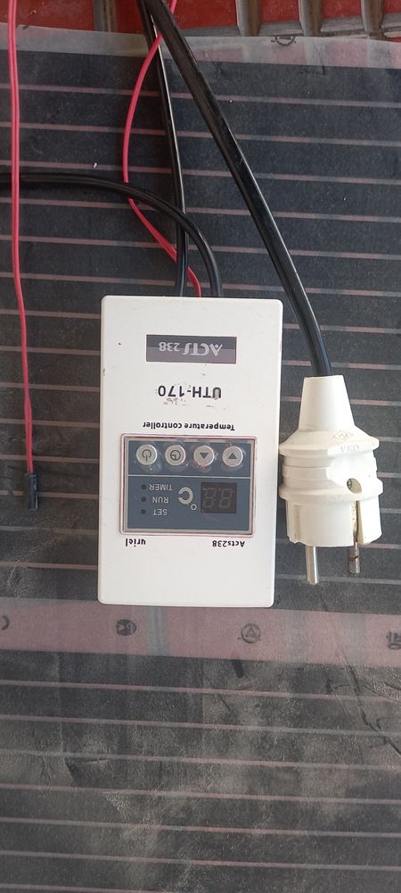 Elektrichiski topli pol