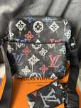 Louis Vuitton чанта за през рамо( Пълен комплект с кутия)