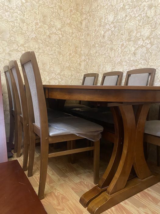 Стол из натурального дерева