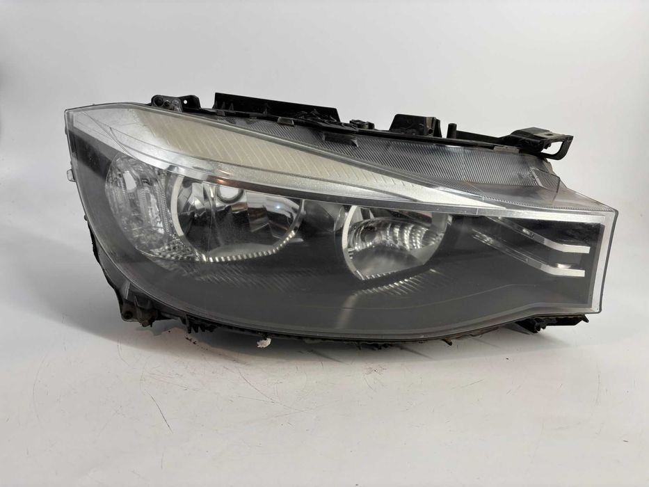 Far stanga-dreapta Bmw seria 3 GT an 2013