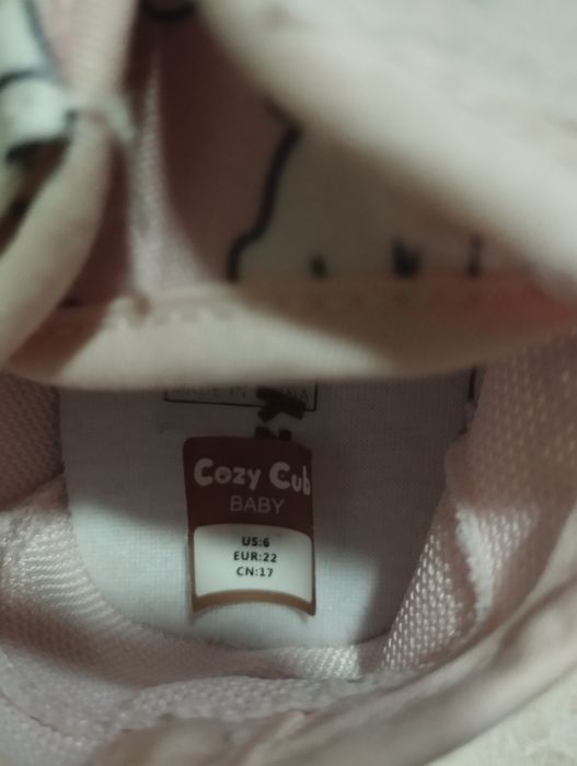 Продаю детскую обувь.