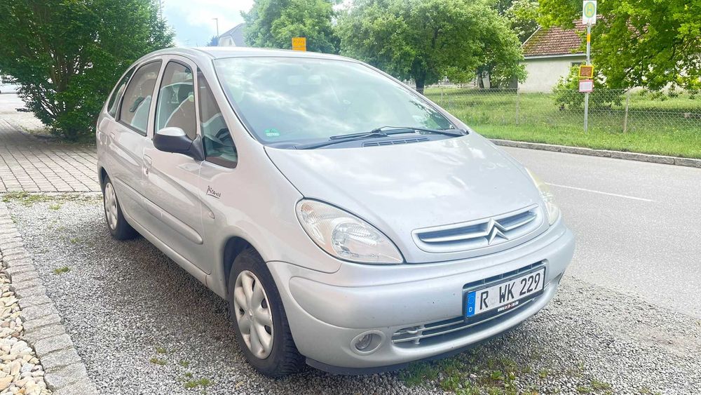 Citroen Xsara Picasso, parbriz original, far faruri complete.