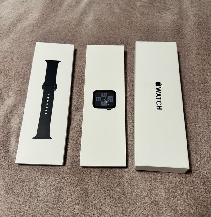 Apple Watch SE (GPS + Cellular) 2nd Generation