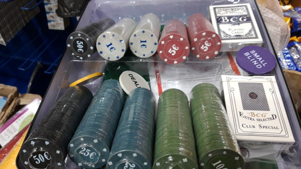 Set poker 500 jetoane imprimate. 4 gr. Cutie tabla. Nou!
