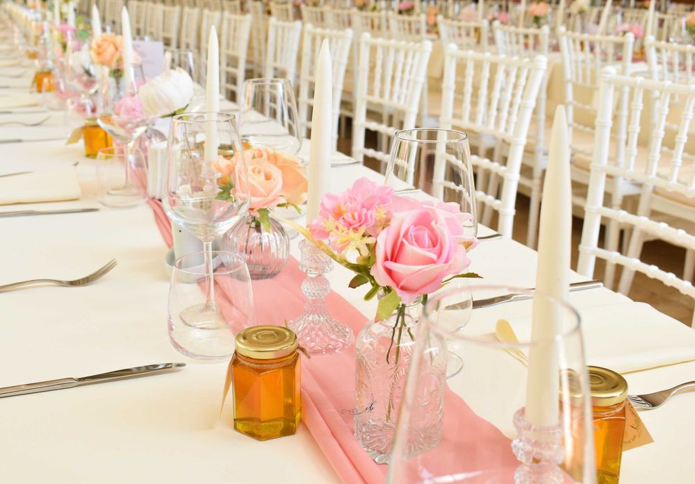 Decor evenimente Aranjamente florale Arcade Coloane Nunta Petreceri