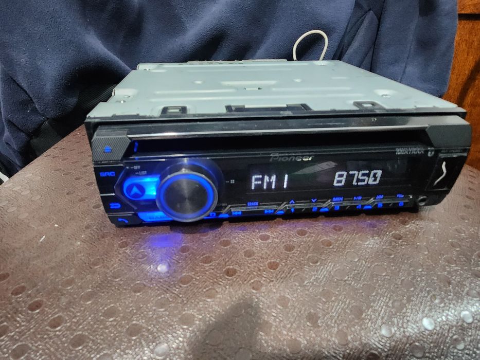 Продам магнитолу пионер 4250 бт