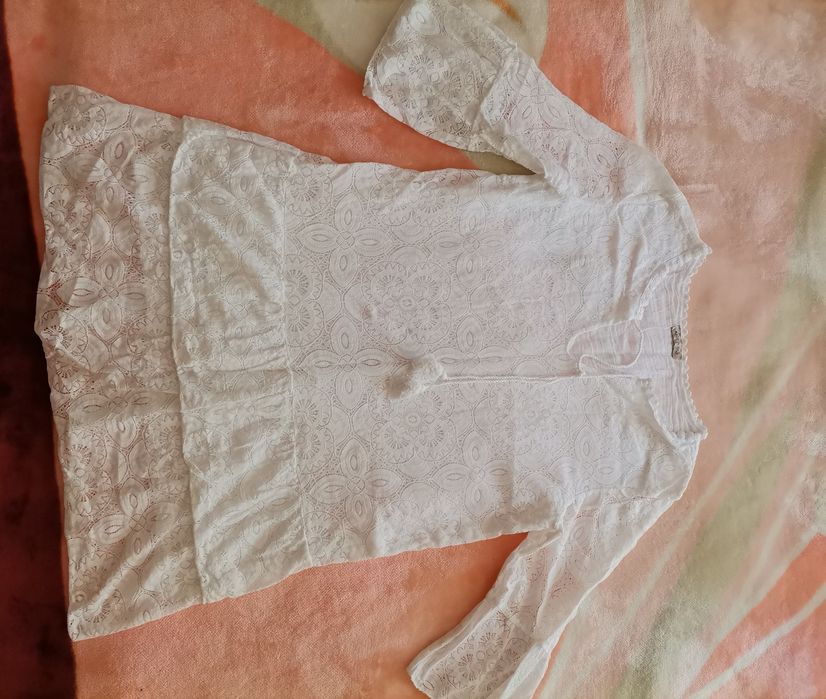 Rochita scurta,alba purtata foarte putin