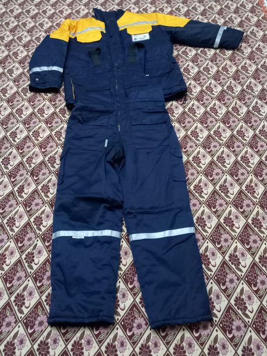 Спецовка асты үстімен