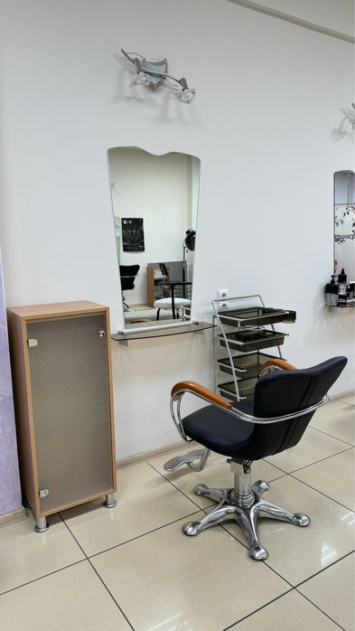 Парикмахерские кресла в аренду