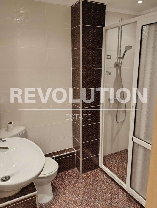 Дава се под наем Двустаен апартамент в Варна, Цветен квартал - 65 кв.м за 500 € - Снимка #11