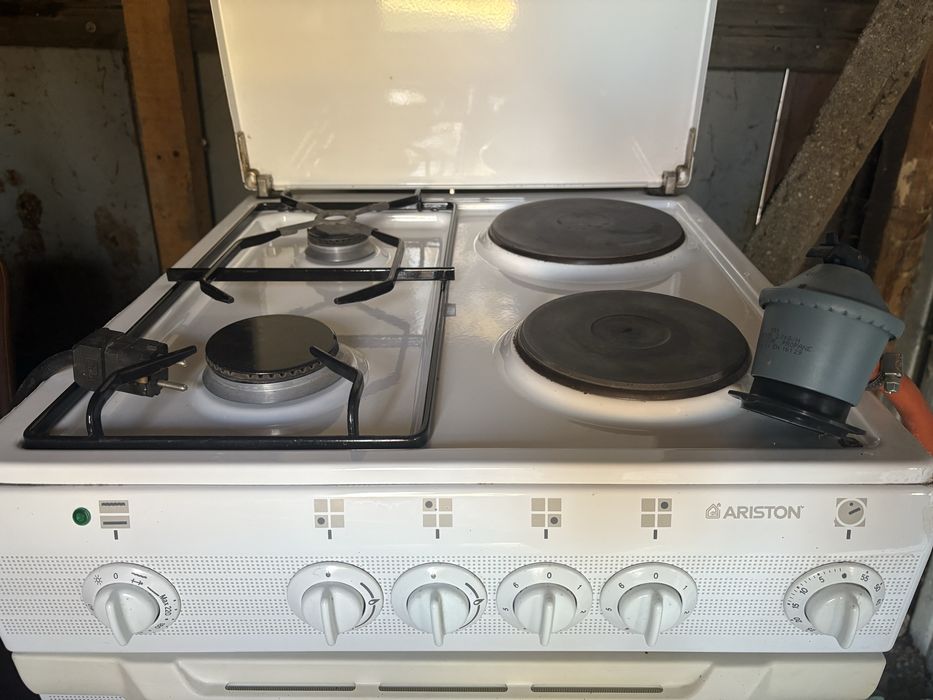 Комбинирана готварска печка Ariston G 522 + пълна газова бутилка