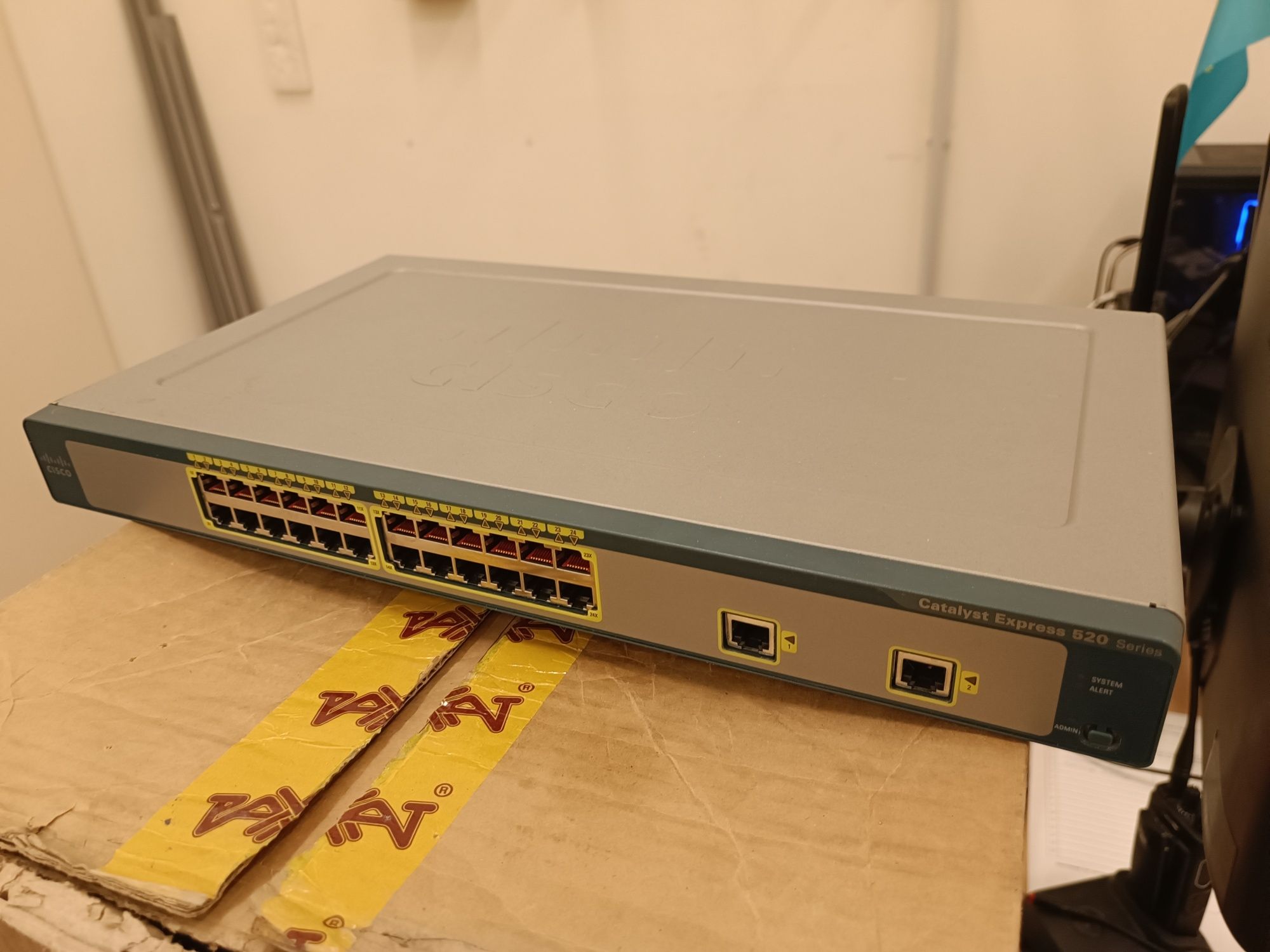 Коммутатор 24 порта cisco catalyst express 520
