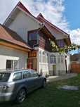 Casa la tara de vanzare