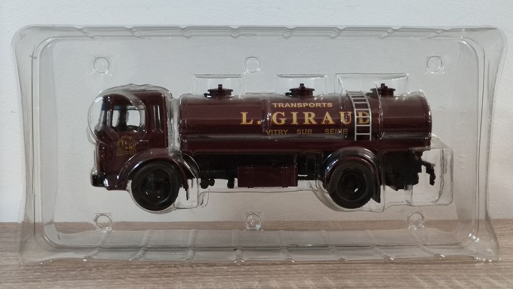 Macheta Saviem (Roman) cisternă 143