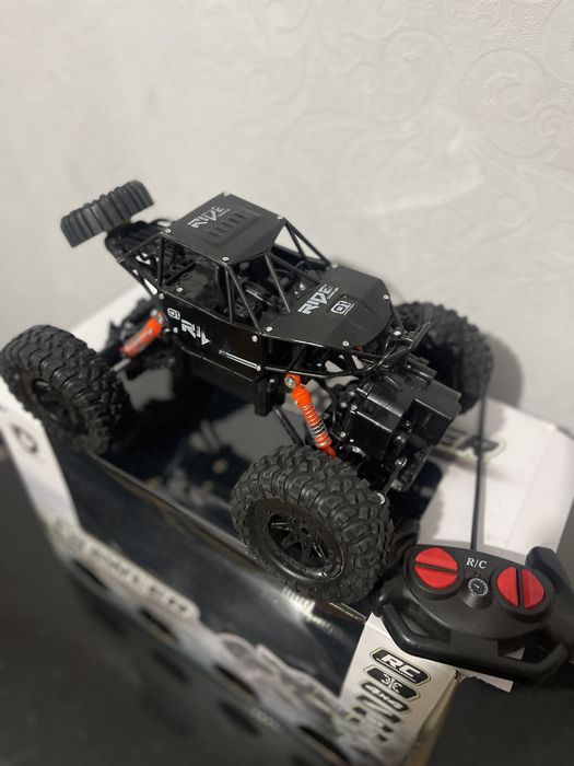 Продам Машинку с пультом