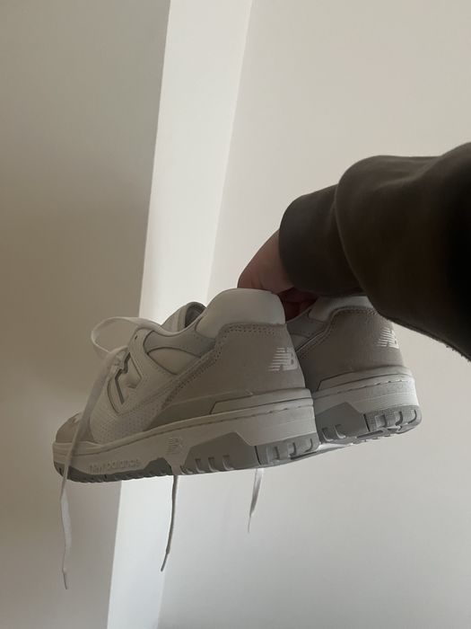 Чисто нови обувки на схема