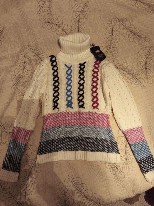 Продам женский свитер. Махеровый