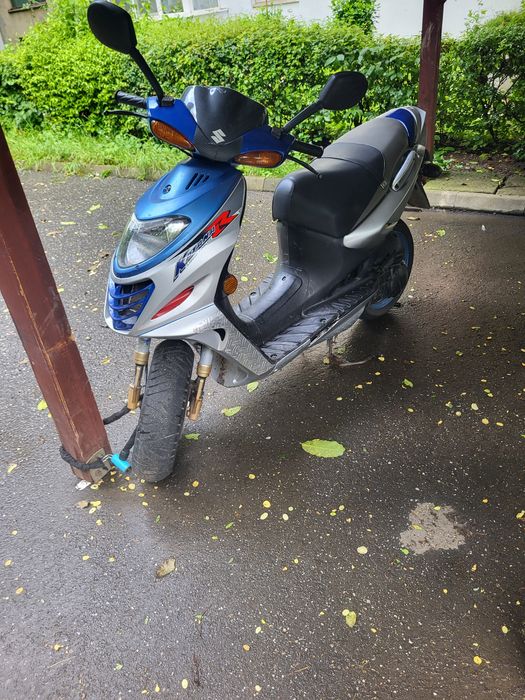 Vand scuter Suzuki