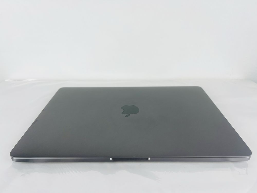 Apple MacBook Pro 13inch M1 256GB 8RAM Touch Bar Гаранция!