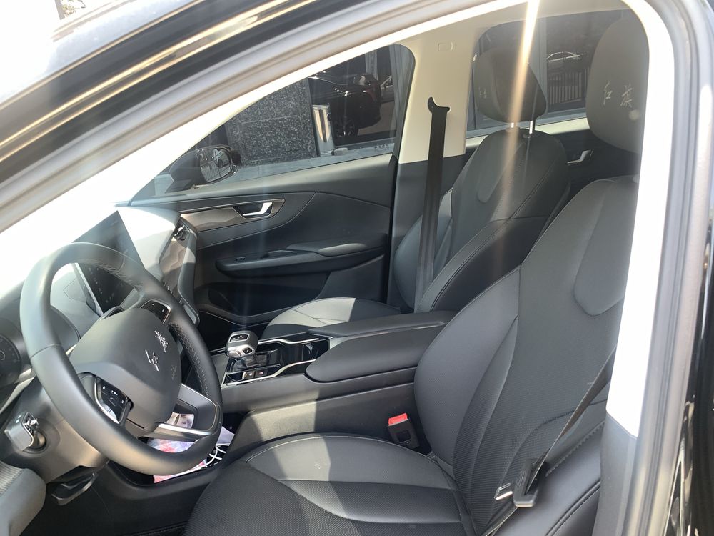 Hongqi EQ-M5 450, 16800
