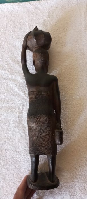 Статуэтка Африканская женщина  дерево