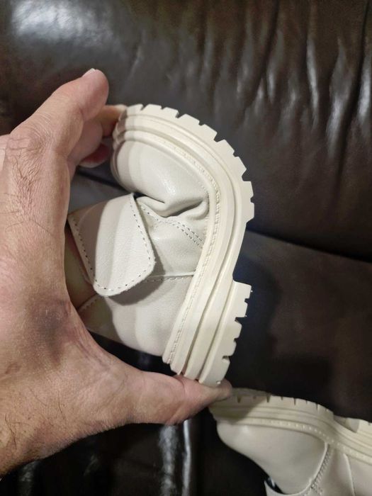 Обувки със Средна Височина