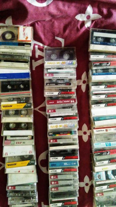 Аудиокассеты 90 мин с записями.зарубежка -русские.