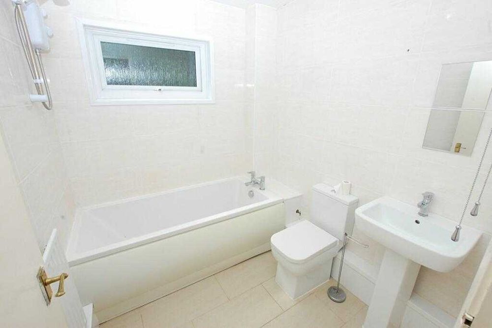 Дава се под наем Двустаен апартамент в София, Център - 55 кв.м за 357 € - Снимка #1