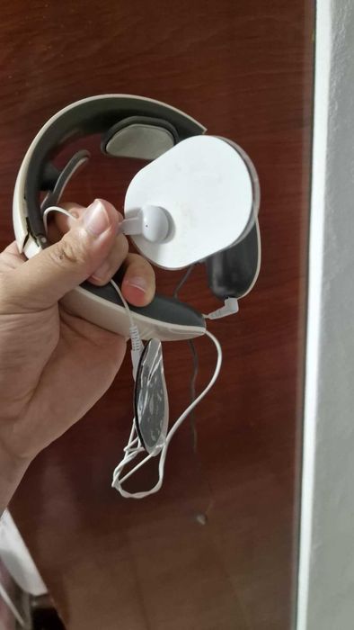 Aparat inteligent de masaj cervical SIKS