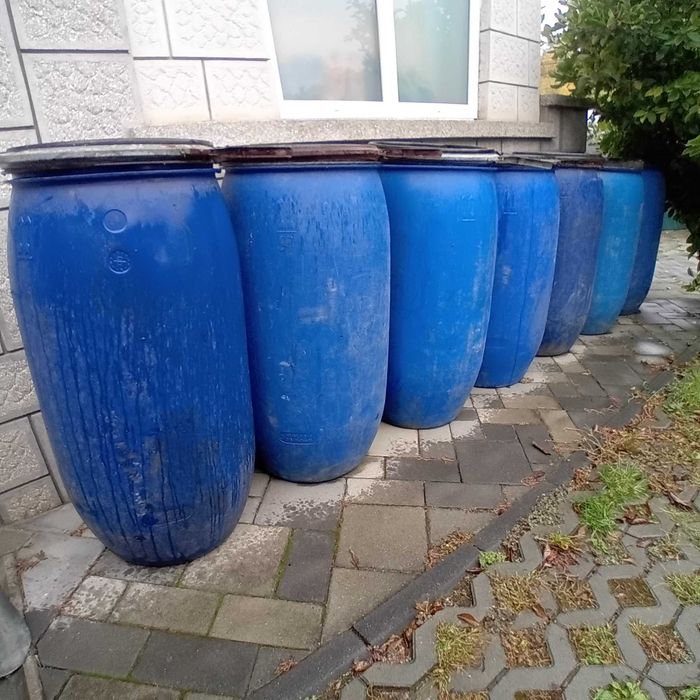 Butoaie plastic 140 litri cu capac si inchizator