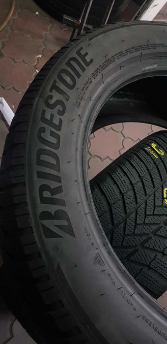 anvelope Bridgestone 235/55/19 cu 255/50/19 m&s iarna
