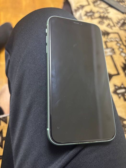 Продам 11 айфон